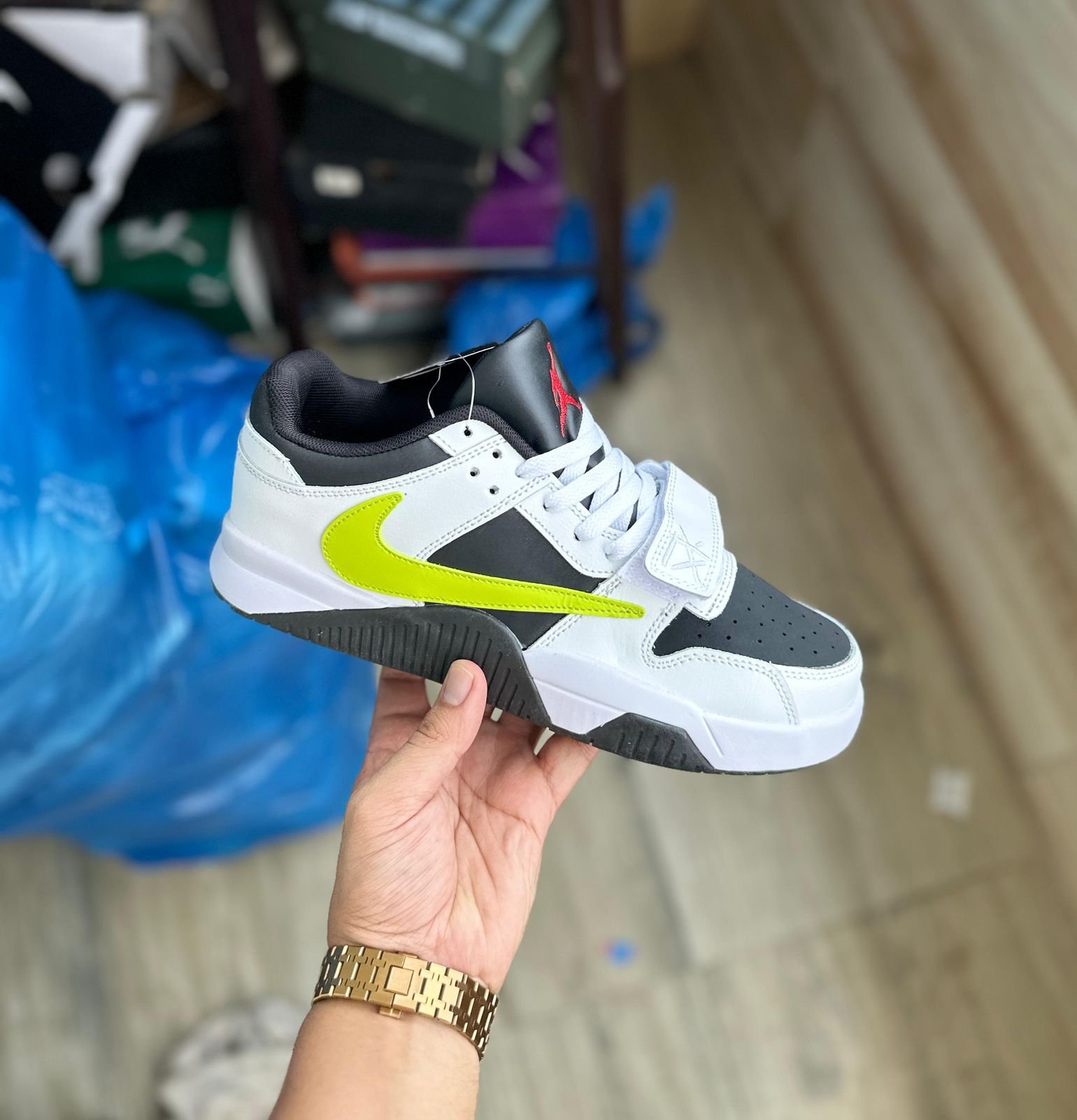 AIR JORDANS RETRO Travis Scott - Image 6