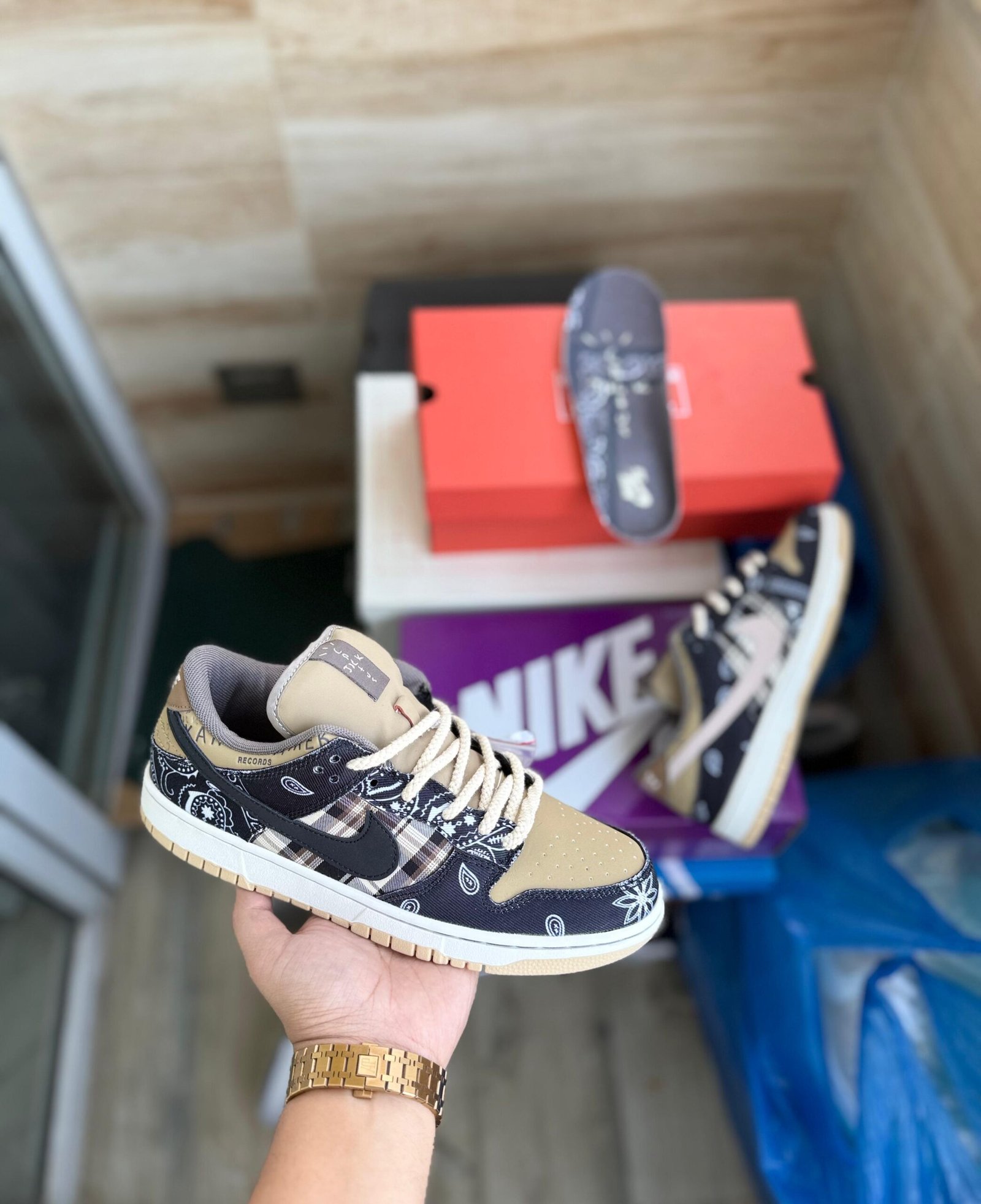 Nike Jordan SB Dunk "X Travis Scott Cactus Jack" - Image 8