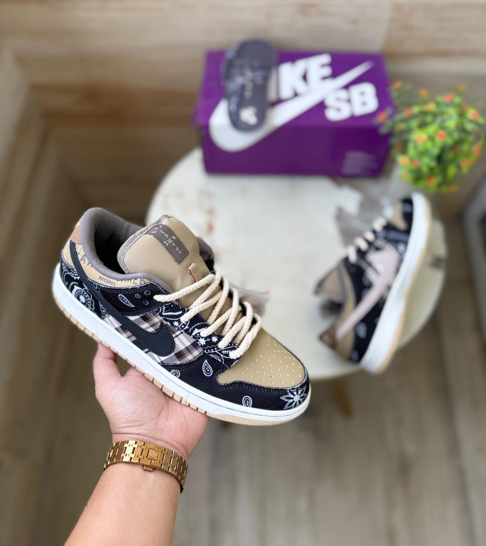 Nike Jordan SB Dunk "X Travis Scott Cactus Jack" - Image 6